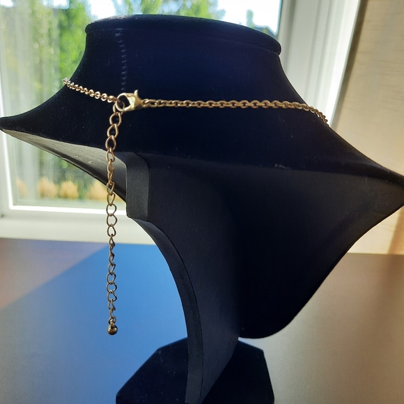 Pyramids necklace - Picture 2 of 3